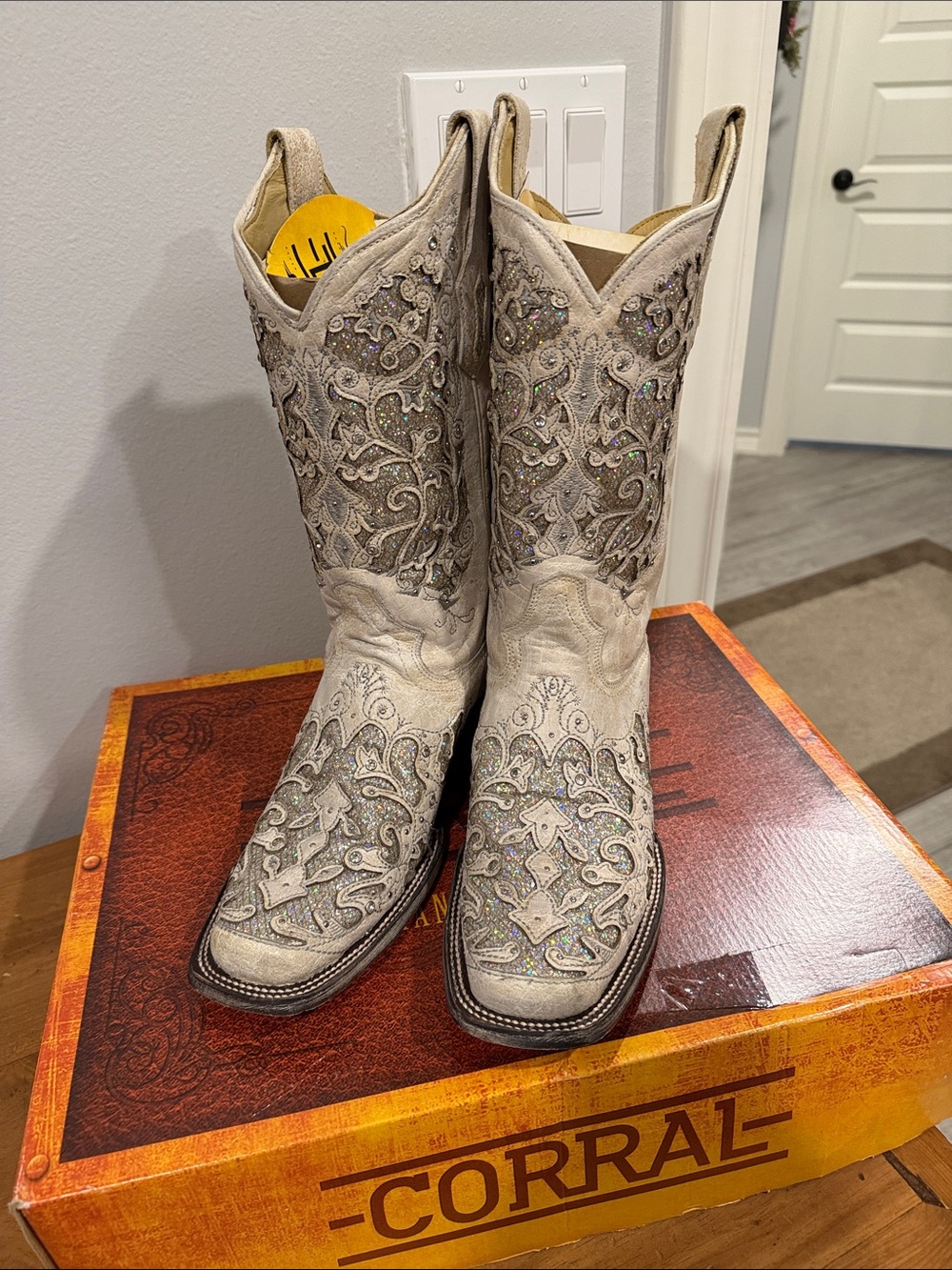Corral Cream Embellished Western Boots with Iridescent Accents